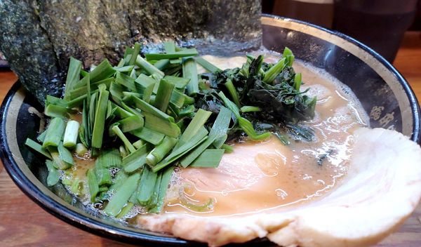 「【夜】ラーメン+生にら」@末廣家の写真