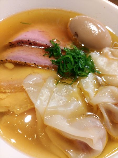 「特製ワンタン麺(塩)」@自家製麺 つきよみ 上新庄店の写真