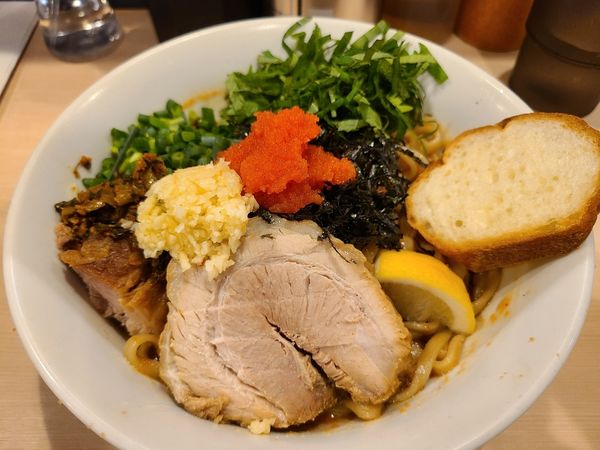 「明太子バターまぜそば」@鷹の目 蒲田店の写真