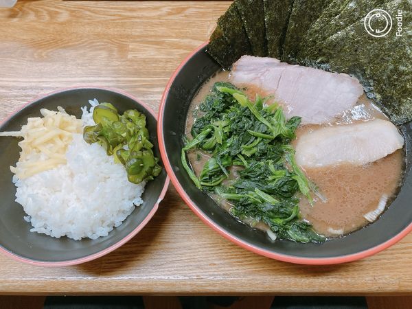 「のり・ほうれん草ラーメン」@麺家 紫極の写真