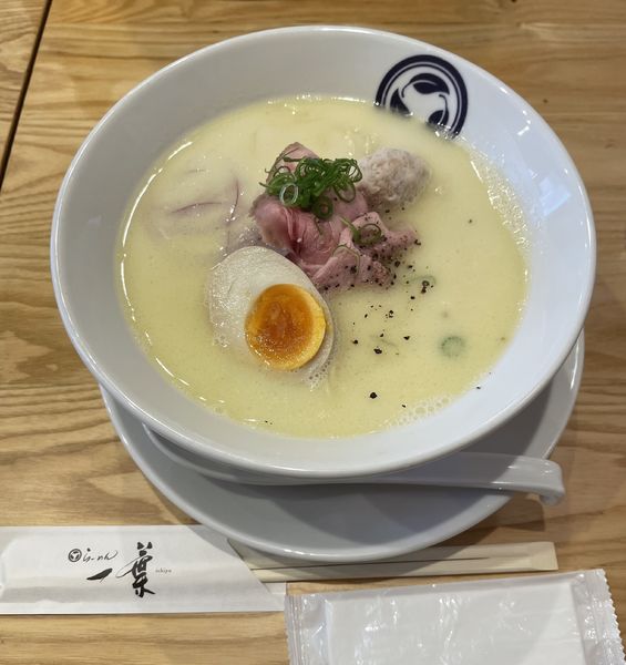 「鶏白湯ラーメン900円」@らーめん 一葉の写真