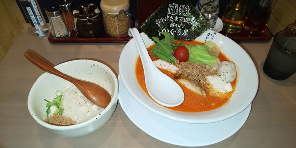 「特製完熟トマトの塩鶏そば +チーズご飯」@鶏そば かぐら屋 西新宿店の写真