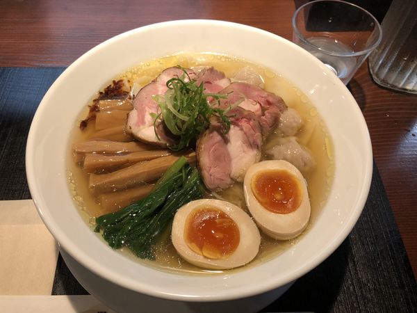 「塩ちゃーしゅーわんたん麺」@らーめん 鉢ノ葦葉の写真