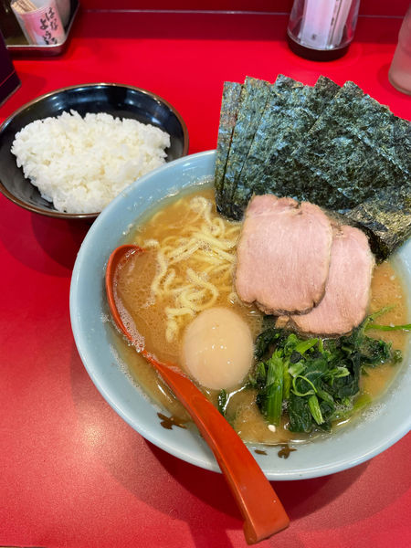 「特製らーめん」@横浜ラーメン おか本の写真