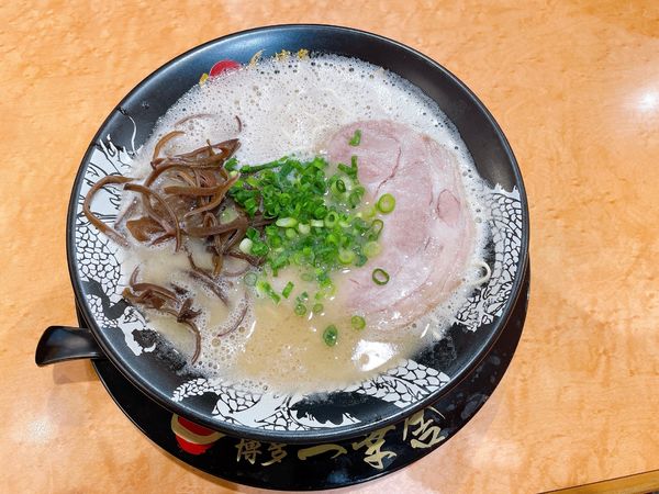 「泡系ラーメン」@博多 一幸舎 博多駅筑紫口店の写真
