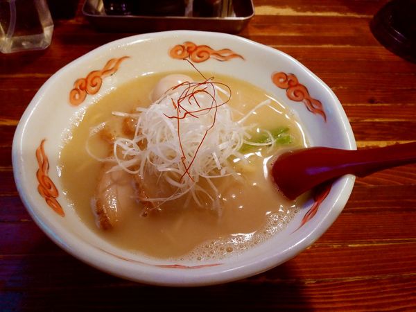 「鶏白湯らーめん玉子入り」@麺・酒処 ぶらりの写真