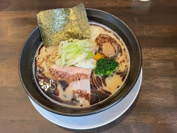 「濃厚塩そば＋味玉」@麺匠 ことぶきの写真