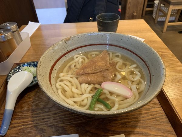 「きつね（600円）」@さぬきうどん ひろ舞の写真