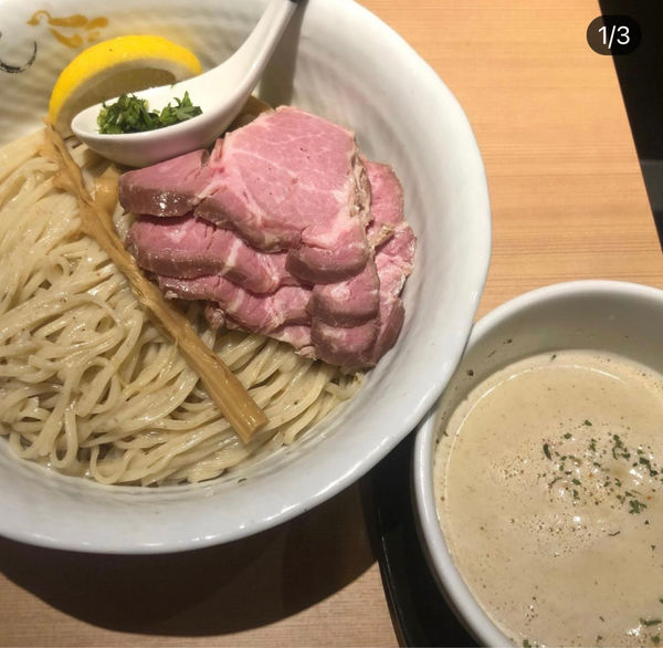 「煮豚つけそば(塩)」@SOBAHOUSE 金色不如帰 新宿御苑本店の写真