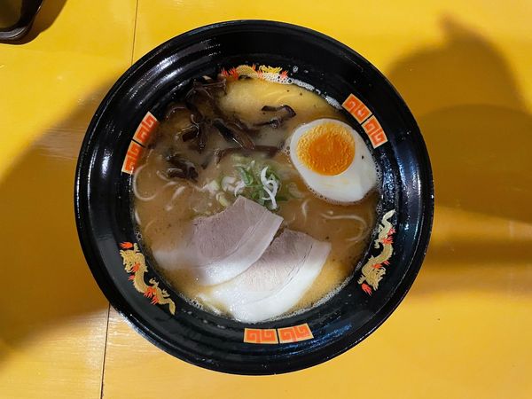 「豚骨ラーメン」@三代目釜匠 ばってんラーメンの写真