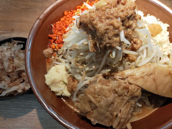 「ラーメン800円(大盛100円)+アブタマ100円」@麺屋 浜一の写真