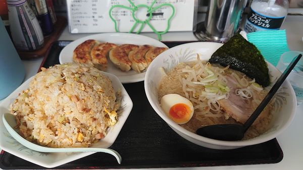 「サービスランチコッテリ、ギョウザ。」@しまやらーめんの写真