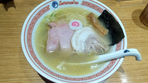 「塩中華そば1000円」@ソラノイロ ARTISAN NOODLESの写真