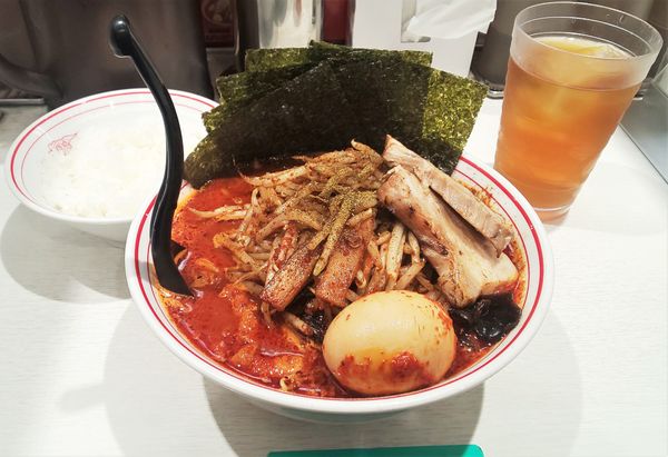 「北極の炎+北極味玉+焼豚2枚+のり+半ライス」@蒙古タンメン 中本 東池袋店の写真