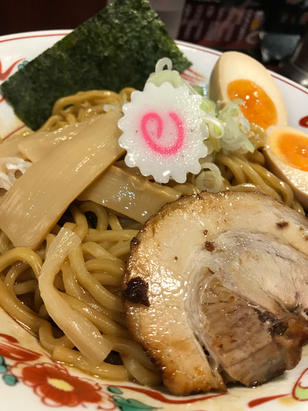 「黒丸　油そばとたまご」@ぶぶか 吉祥寺北口店の写真