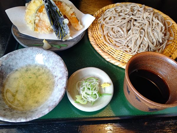 「もり天そば(並盛)900円」@いちよしの写真