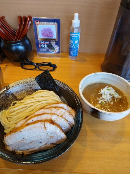 「つけ麺中盛+肉増し　1150円」@つけ麺 大武の写真