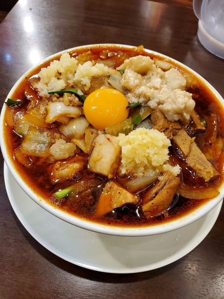 「ウマ辛生卵スタミナ濃厚中華そば　ニンニク　ショウガ　背脂」@濃厚中華そば スタミナ軒の写真