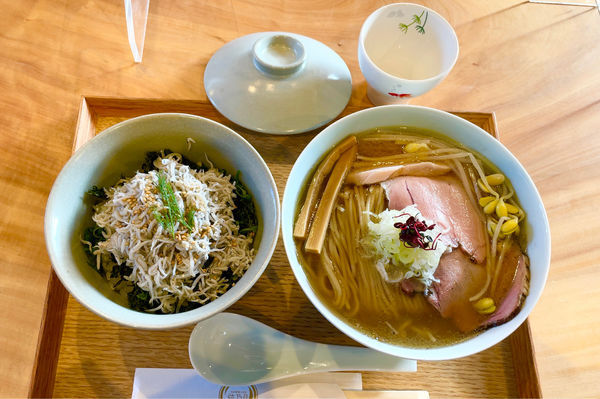 「醤油そば月光 & しらす飯」@自家製麺と定食 弦乃月の写真