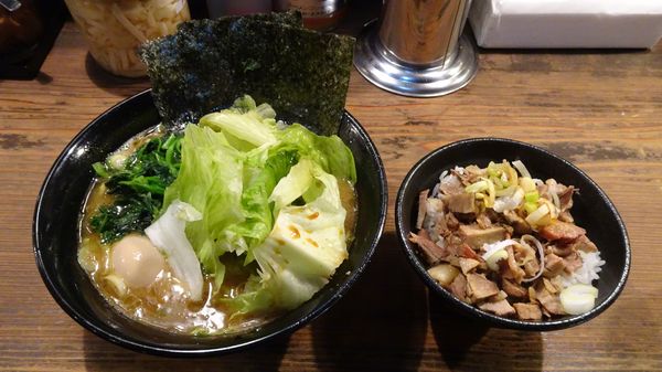 「ラーメン（750円）＋味付玉子＋チャーシューまぶし」@家系ラーメン クックらの写真