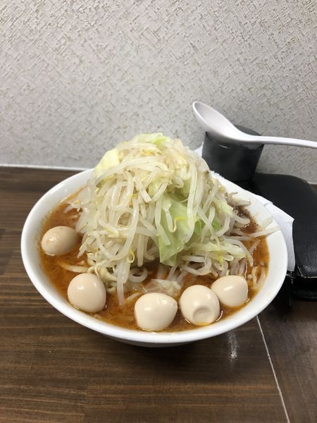 「ラーメン800円＋味噌券100円＋ウズラ100円」@ラーメン武丸の写真