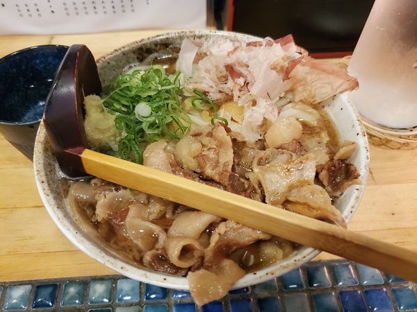 「肉かす」@喰らうどんの写真