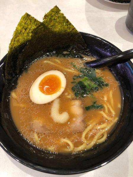 「横浜家系ラーメンにんにくのせ」@はま寿司 箕輪店の写真