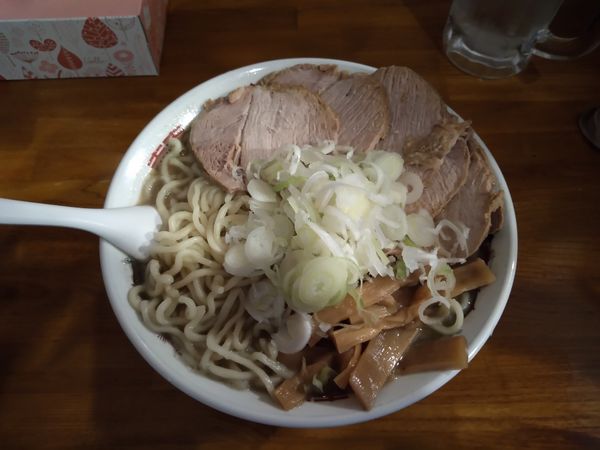 「こいくち煮干しチャーシュートッピング大盛無料」@中華そば あらやの写真