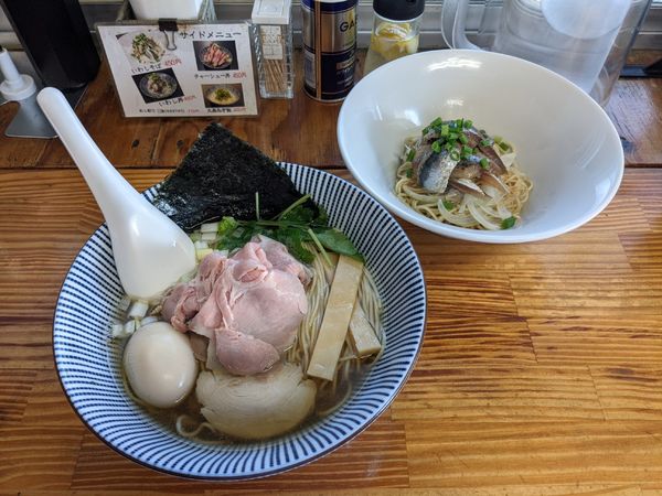 「特製煮干しそば 白醤油 960円＋いわしそば」@中華そば よしかわの写真