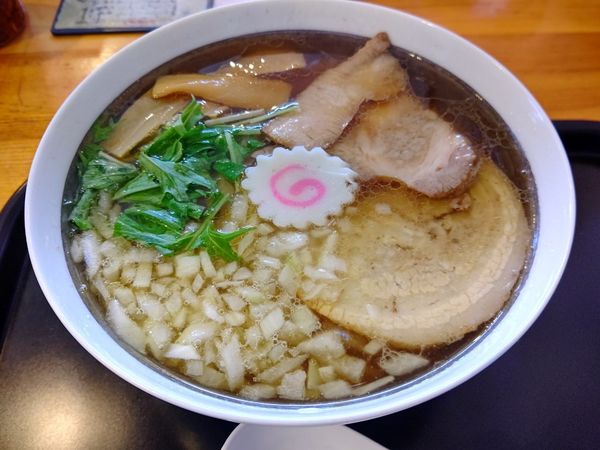 「白しょうゆラーメン(並盛・150g)880円」@炭火焼肉市場 済州家 本店の写真