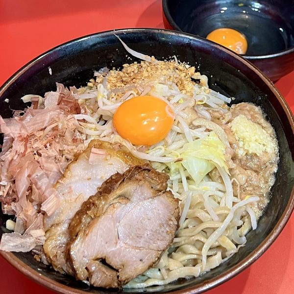 「まぜそば小（豚２枚）＋生卵」@麺屋 桐龍 久喜店の写真