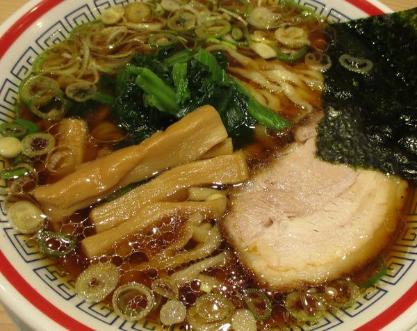 「手打式旨味醤油そば　780円」@中華そば つけめん 玉 新宿店の写真