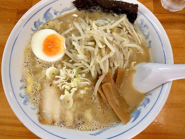 「豚骨醤油らーめん（780円）」@ラーメン 利尻 北茨城本店の写真