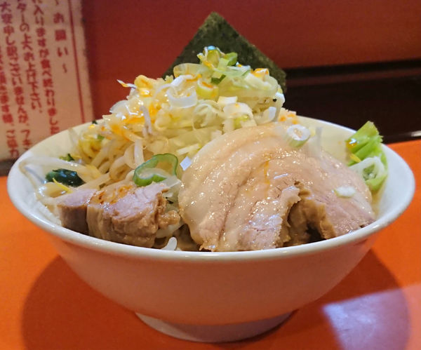 「らーめん豚一切れ(ヤサイニンニクネギラー油)＋のり＋レン草」@ちばからの写真