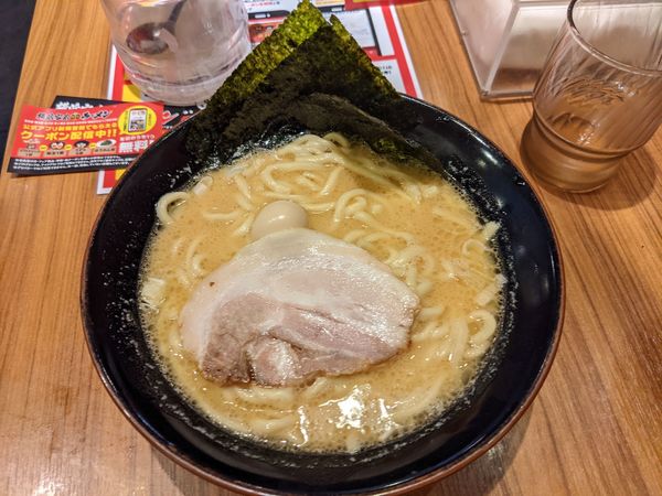 「らーめん（500円11の日）」@横浜家系ラーメン 壱角家 蒲田店の写真