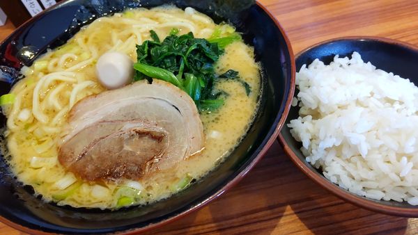 「毎月11日ラーメン醤油麺やわらかめ550円」@横浜家系ラーメン 横浜道 野田蕃昌店の写真