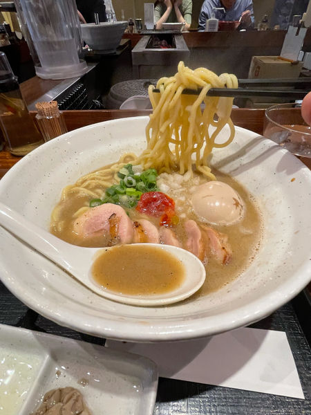 「鶏煮干しらぁめん 醤油 850円         ＋味玉 100」@麺や いま村の写真