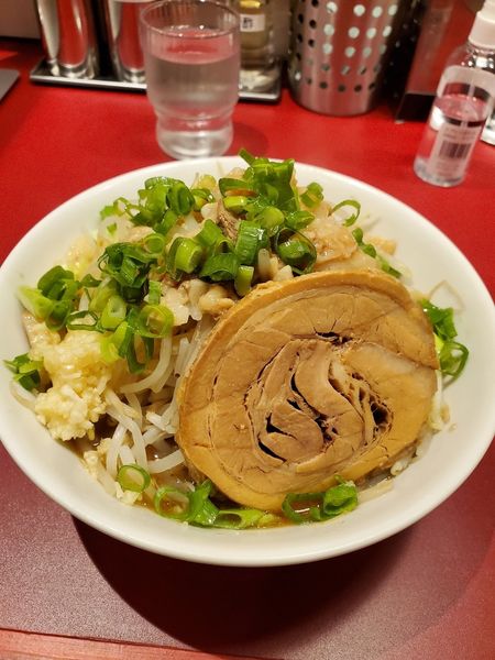 「濃厚(ミニ)　ニンニク　ヤサイ　アブラ　ネギ」@豚らーめん ミドリカワの写真