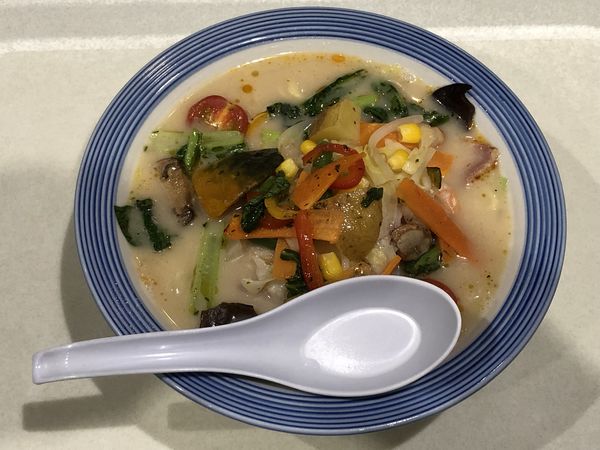 「彩り野菜のちゃんぽんスモールサイズ　￥６９０」@リンガーハット イオンモール大高店の写真