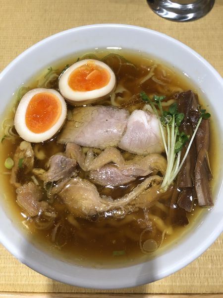 「親鶏中華そば(中太麺)820円➕自家製煮卵(無料クーポン)」@手打 親鶏中華そば 綾川の写真
