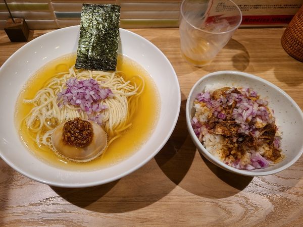 「しおにぼ+ニンニク付け卵+チャーシュー丼」@煮干し Noodles Nibo Nibo Cinoの写真