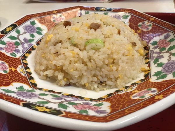 「ランチDセット(麻婆ラーメン・半炒飯・餃子4個)800円他」@中華食堂 一番館 中野南口店の写真