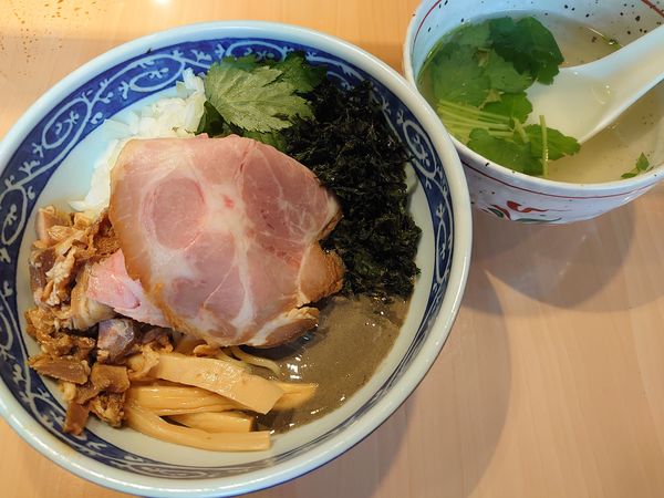 「煮干し油そば」@寿製麺よしかわ 川越店の写真