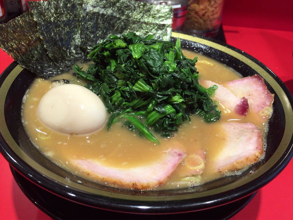 「チャーシューメン＋ほうれん草」@環2家 蒲田店の写真