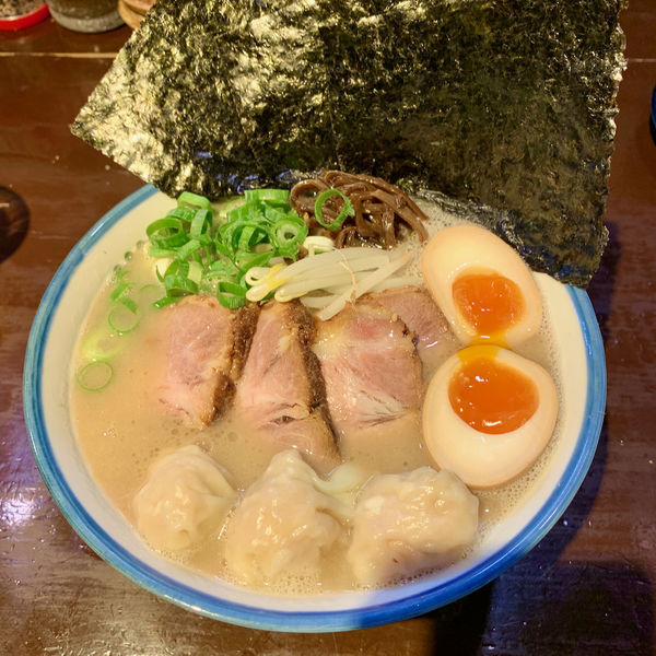 のり玉海老ワンタンめん＋半餃子