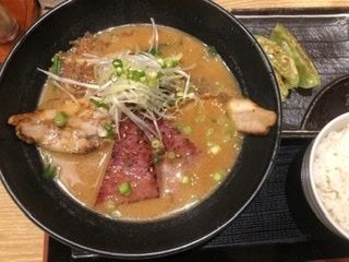 「牛たんラーメン（仙台味噌）1100円」@仙臺たんや 利休 アトレ松戸店の写真