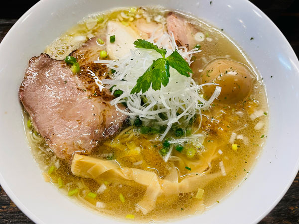 「塩味玉中華そば」@中華そば こむぎの写真