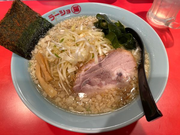 「ネギラーメン（白） ８９０円 ※こってり・硬め」@ラーショ マルミャーの写真