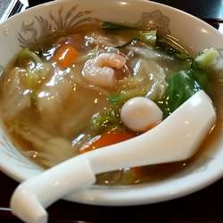 五目麺（半炒飯 ランチセットで８５０円）