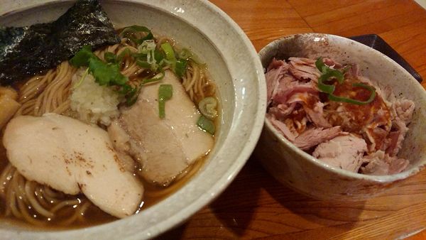 「Cセット(煮干しラーメン＋低温チャーシュー丼) 1100円税」@麺屋 ひな多の写真